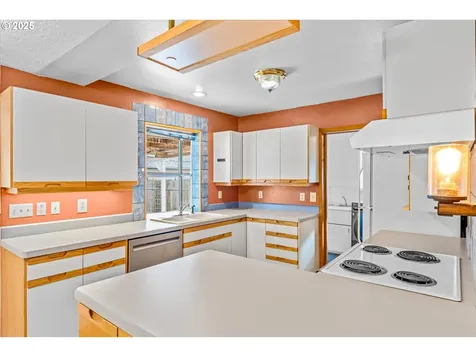 4922 SE 51st Avenue Portland OR 97206
