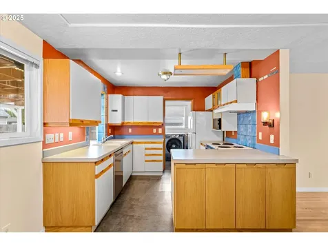 4922 SE 51st Avenue Portland OR 97206