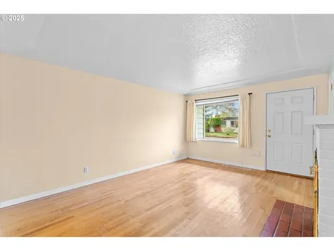 4922 SE 51st Avenue Portland OR 97206