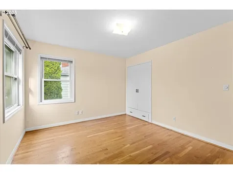 4922 SE 51st Avenue Portland OR 97206