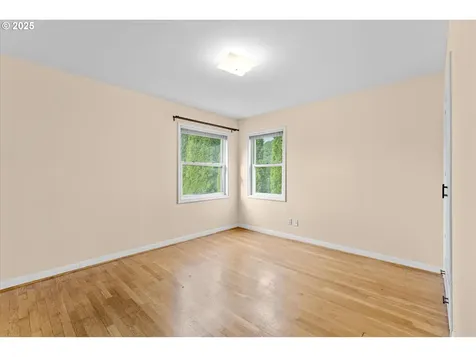 4922 SE 51st Avenue Portland OR 97206