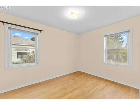 4922 SE 51st Avenue Portland OR 97206