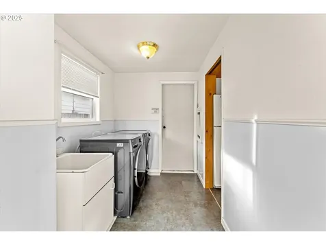 4922 SE 51st Avenue Portland OR 97206