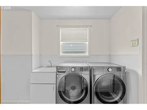 4922 SE 51st Avenue Portland OR 97206