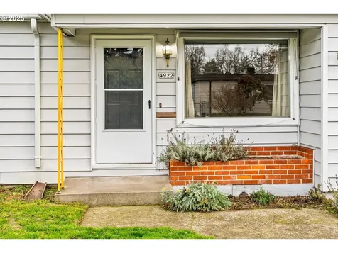 4922 SE 51st Avenue Portland OR 97206
