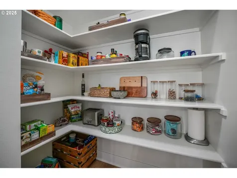 481 NW Crater Lake Drive Dallas OR 97338