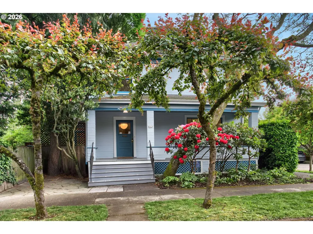 902 NE Thompson Street Portland OR 97212
