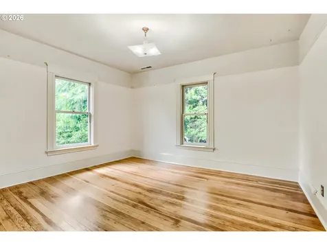 902 NE Thompson Street Portland OR 97212