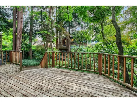 902 NE Thompson Street Portland OR 97212