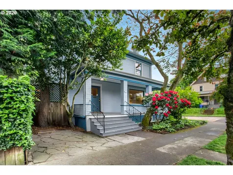 902 NE Thompson Street Portland OR 97212