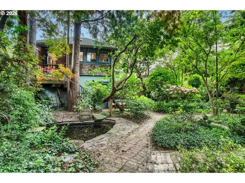 902 NE Thompson Street Portland OR 97212