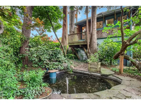 902 NE Thompson Street Portland OR 97212