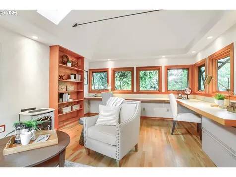902 NE Thompson Street Portland OR 97212