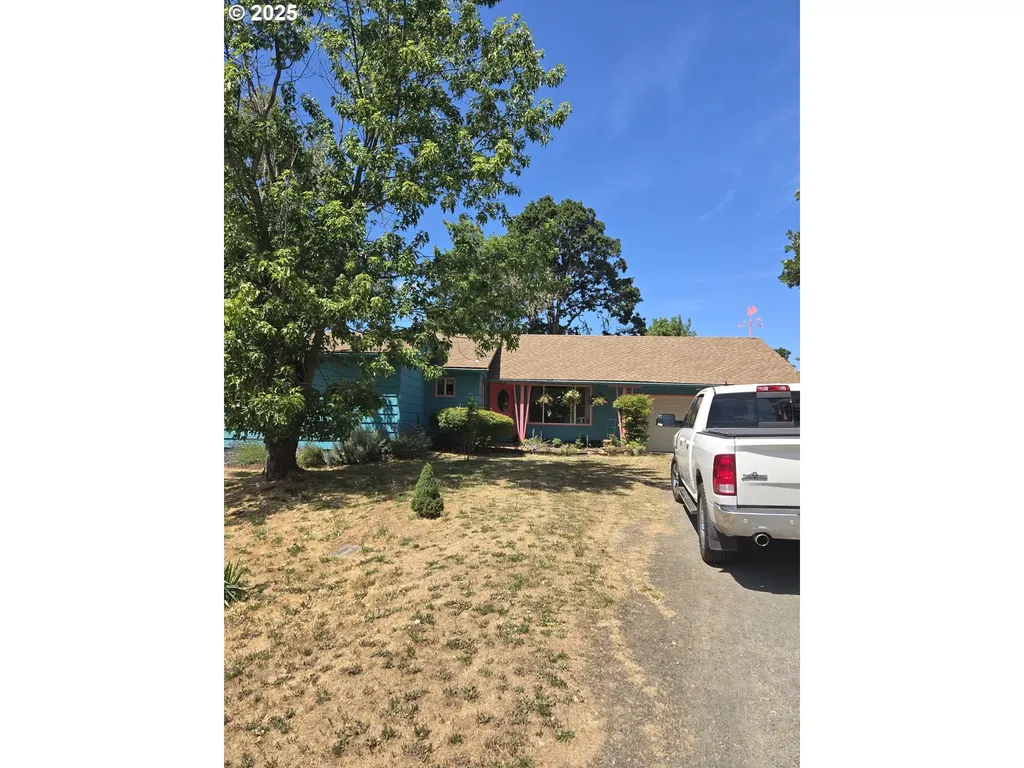 120 SW Brantley Drive Winston OR 97496