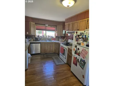 120 SW Brantley Drive Winston OR 97496