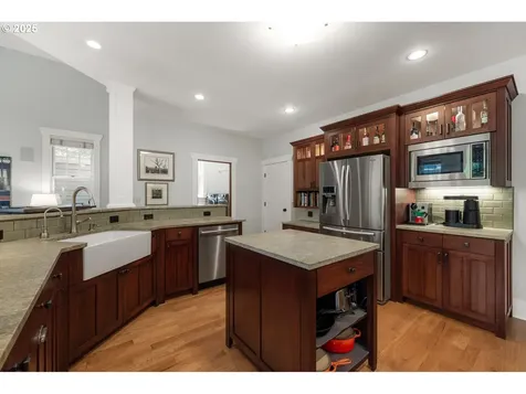 12624 SW 22nd Avenue Lake Oswego OR 97034