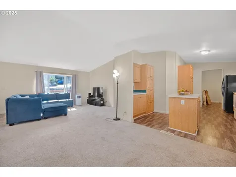 2155 Robins Lane SE Salem OR 97306