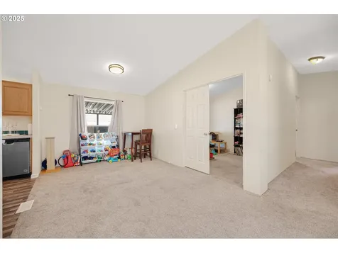 2155 Robins Lane SE Salem OR 97306