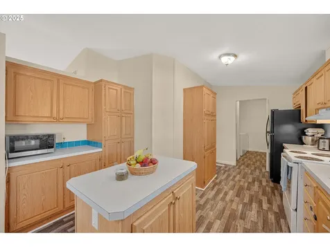 2155 Robins Lane SE Salem OR 97306