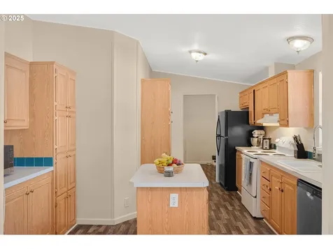 2155 Robins Lane SE Salem OR 97306