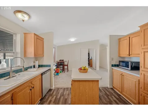 2155 Robins Lane SE Salem OR 97306