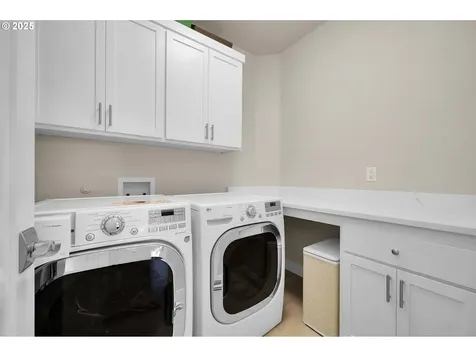 2181 Turning Oak Place Eugene OR 97408