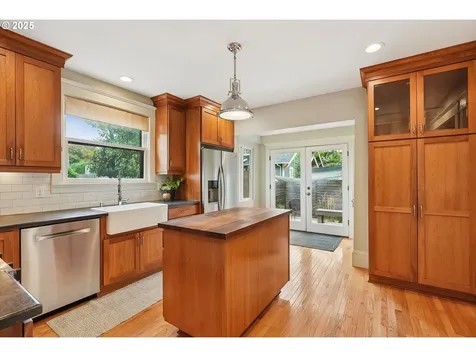 2928 NE 11th Avenue Portland OR 97212
