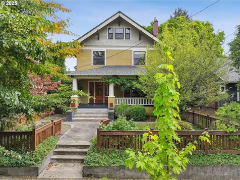 2928 NE 11th Avenue Portland OR 97212