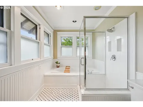 2928 NE 11th Avenue Portland OR 97212