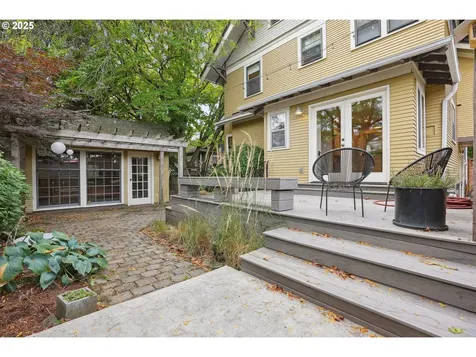 2928 NE 11th Avenue Portland OR 97212