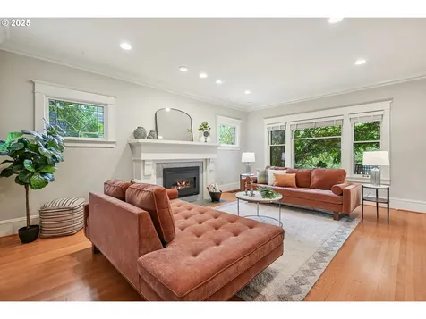 2928 NE 11th Avenue Portland OR 97212