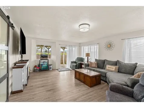 4033 Hanna Street Roseburg OR 97471