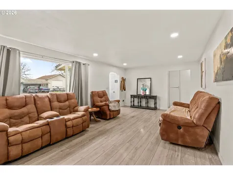 4033 Hanna Street Roseburg OR 97471