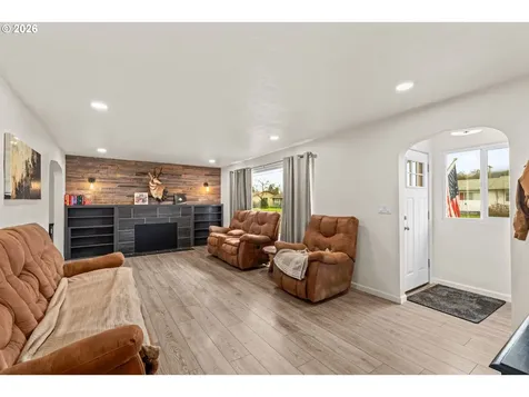4033 Hanna Street Roseburg OR 97471
