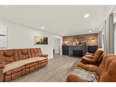 4033 Hanna Street Roseburg OR 97471