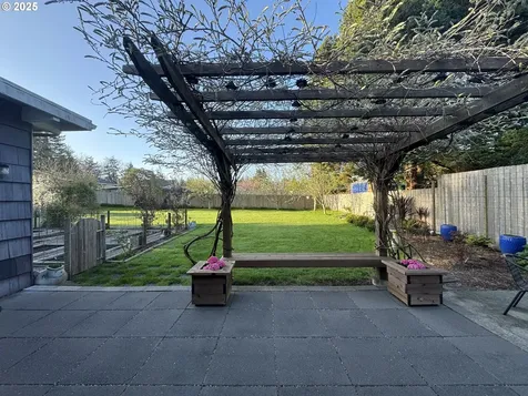 1149 Juniper Avenue Coos Bay OR 97420