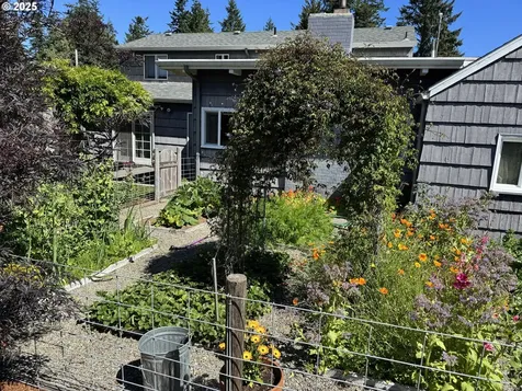 1149 Juniper Avenue Coos Bay OR 97420