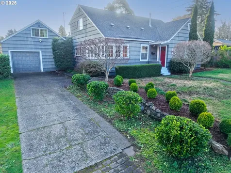 1149 Juniper Avenue Coos Bay OR 97420