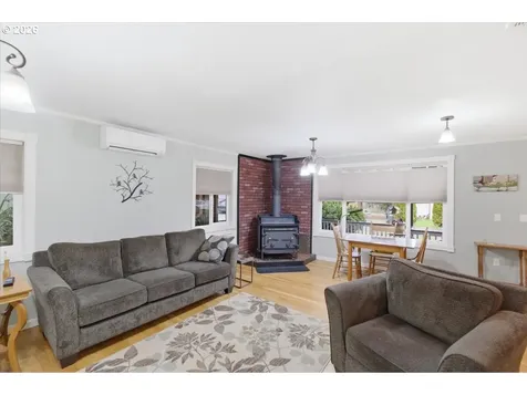 1115 Juniper Street Sweet Home OR 97386