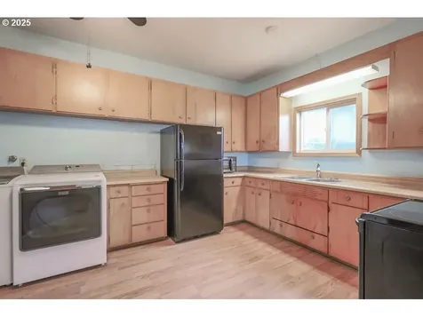 1355 Quinalt Street Springfield OR 97477