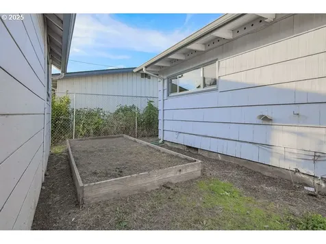 1355 Quinalt Street Springfield OR 97477