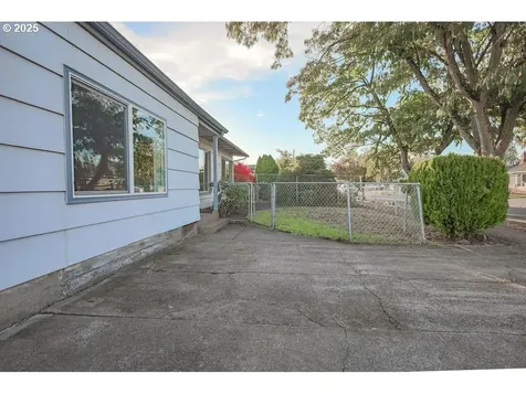 1355 Quinalt Street Springfield OR 97477