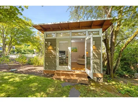 8805 NW Copeland Street Portland OR 97229
