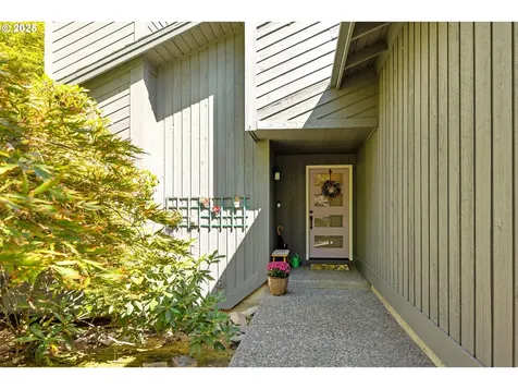 8805 NW Copeland Street Portland OR 97229