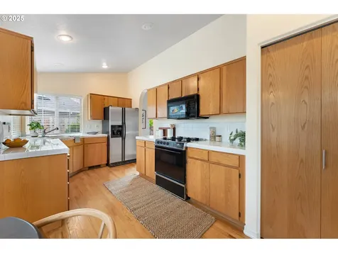 1650 SW Chapman Court Troutdale OR 97060