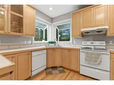 16096 SE Flavel Drive Portland OR 97236