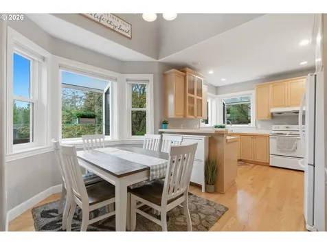 16096 SE Flavel Drive Portland OR 97236
