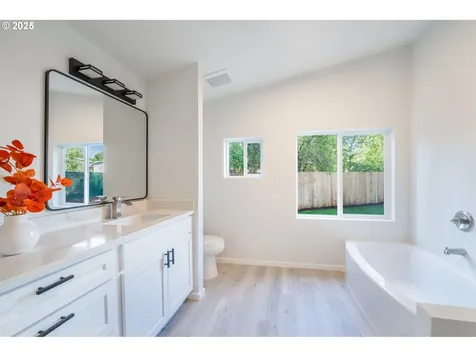 995 NW Arrowood Drive Mcminnville OR 97128