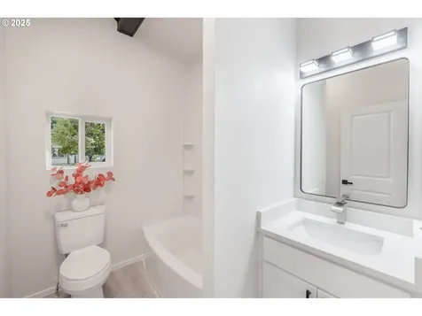 995 NW Arrowood Drive Mcminnville OR 97128