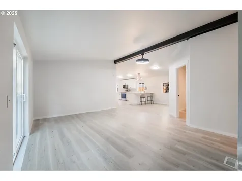 995 NW Arrowood Drive Mcminnville OR 97128